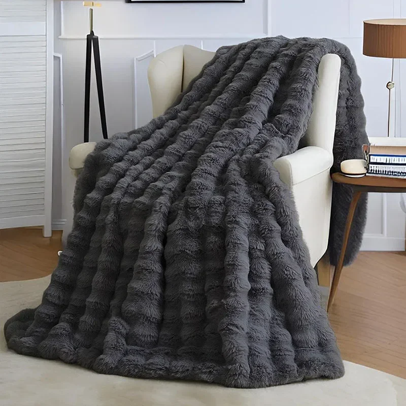 Soft Faux Rabbit Hair Throw Blanket Double Thickened Warm Quilt for Autumn and Winter Skin-Friendly Fluffy Sofa Knee Blanket