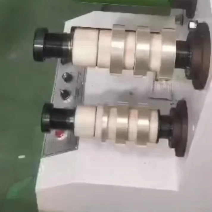 آلة رجيع الطبيب الصغير عرض 200 مللي متر لشريط BOPP شريطٌ لاصق شريط عيب الترجيع النواة بما في ذلك ترس المحرك دلتا #1