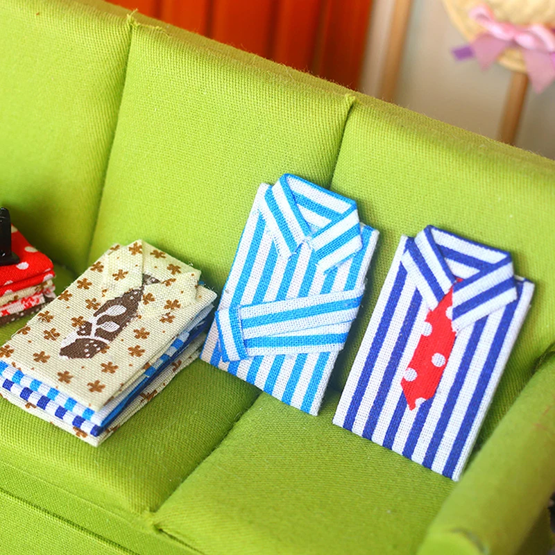 

1/12 Dollhouse Mini Men Shirts Ornament Doll House Cloakroom Clothes Decoration Micro Scene Photo Props Kid Pretend Play Toys