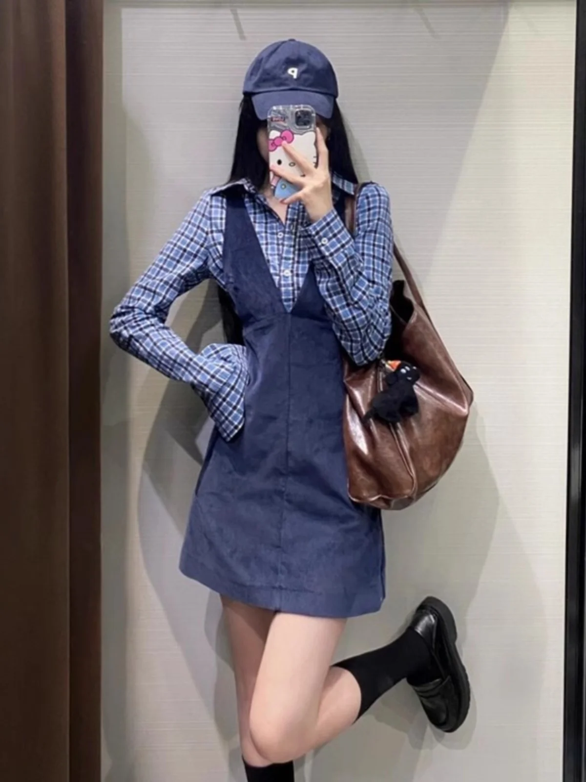 Wiosna Jesień Nowości Damska Modna Koszulka na Ramiączkach z Sztruksu z Dekoltem w Serek i Paskiem na Ramię Casualowa Jednolita Kolorystyka Bawełna...