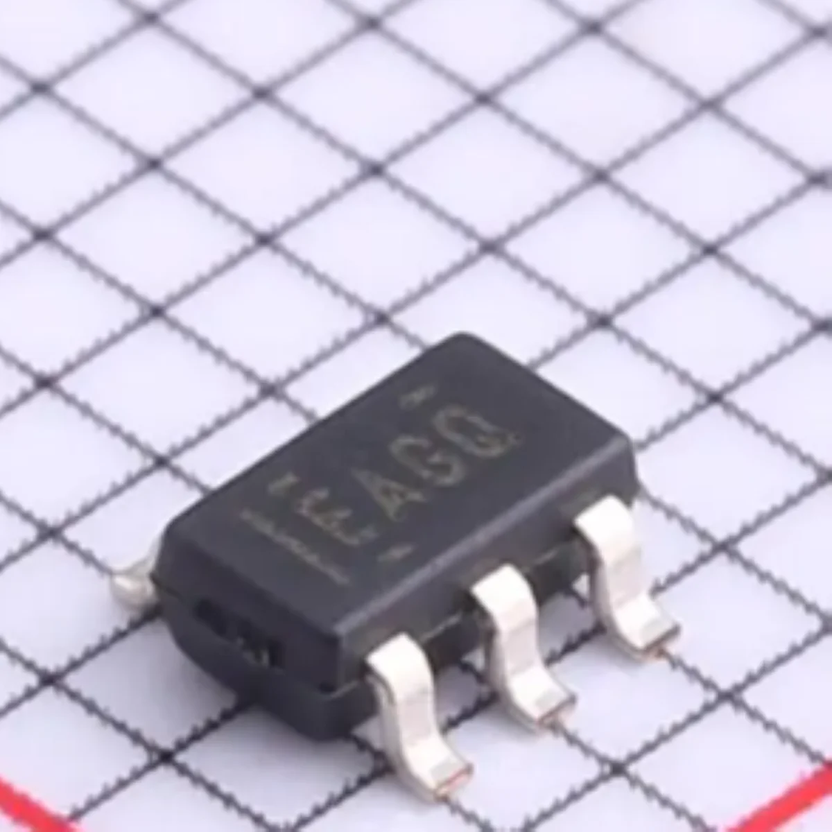 UCC27517AQDBVRQ1 Marking EAGQ SOT23-5 5PIN NEW Original Single Channel High Speed Low Side Gate Driver 4A 4.5V~18V UCC27517A-Q1