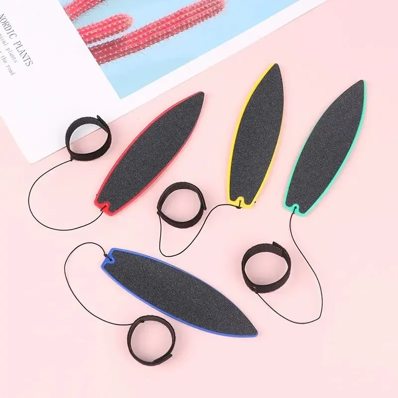 กระดานโต้คลื่นปลายนิ้วขนาดเล็กของเล่นเพื่อการศึกษาสำหรับเด็กนักเรียนเล่นกระดานโต้คลื่น