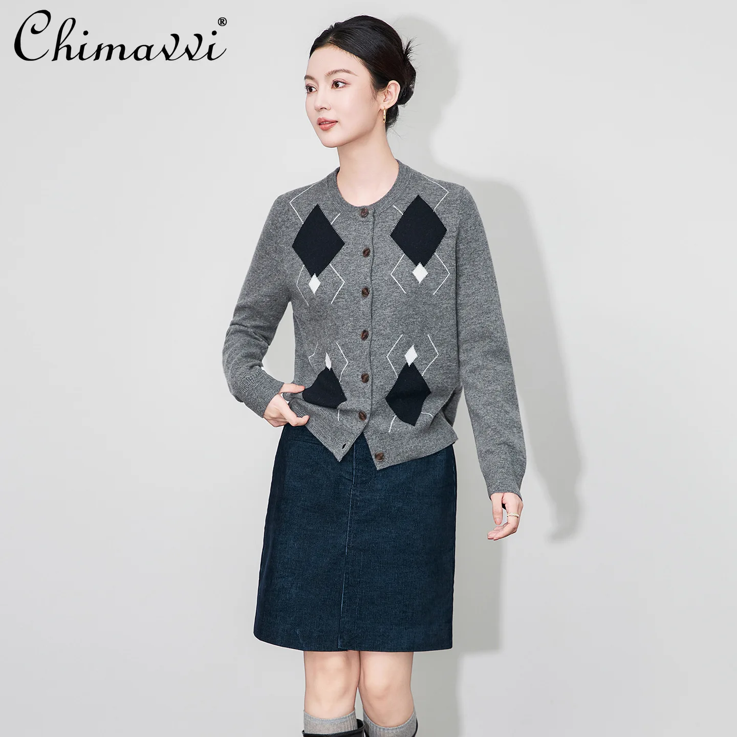 

Элегантные однобортные вязаные свитера в клетку во французском стиле в стиле ретро с круглым вырезом и длинными рукавами, короткие кардиганы для женщин, осень