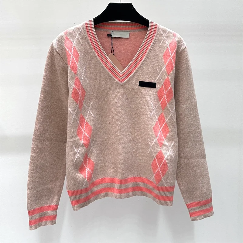 

High-quality women's knitted v-neck pullover sweater with diamond pattern and stripe design for warmth autumn clothes 1019149
