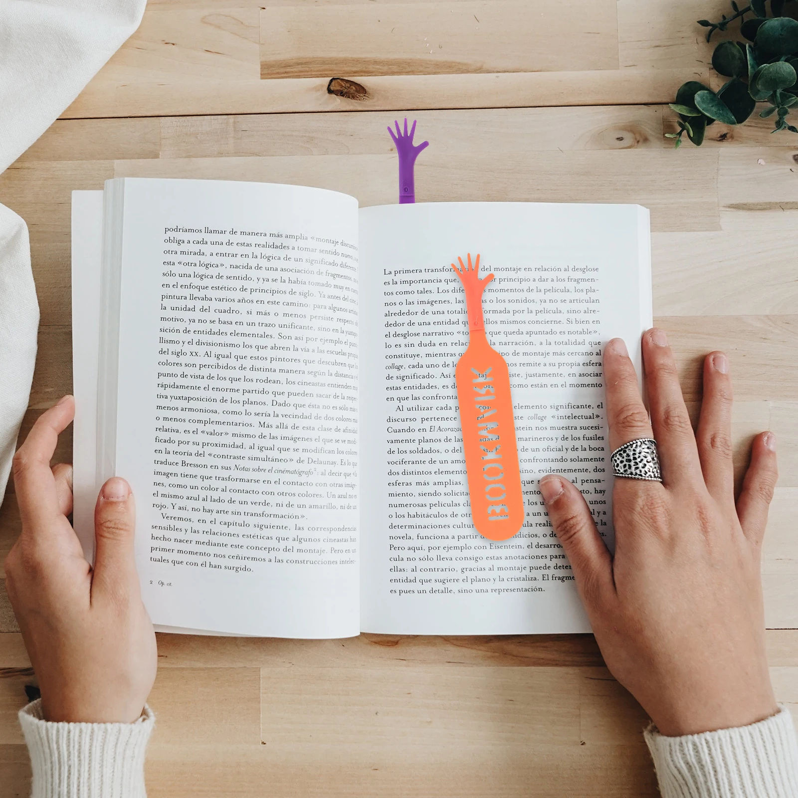 

4Pcs Plastic Bookmark Hand Shaped Page Marker Small Cute Book Markers for Reading Lightweight Decorative Book Accessories