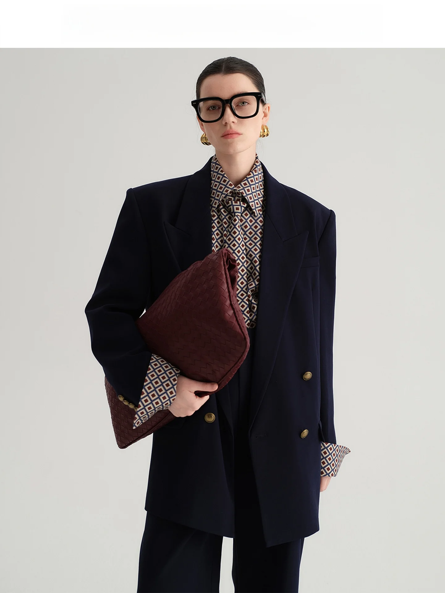 

Audrey Wang Retro Loose Women's Suit Jaet in Royal Blue for Commuting And Daily Wear with Classic Double Breasts And Long S...