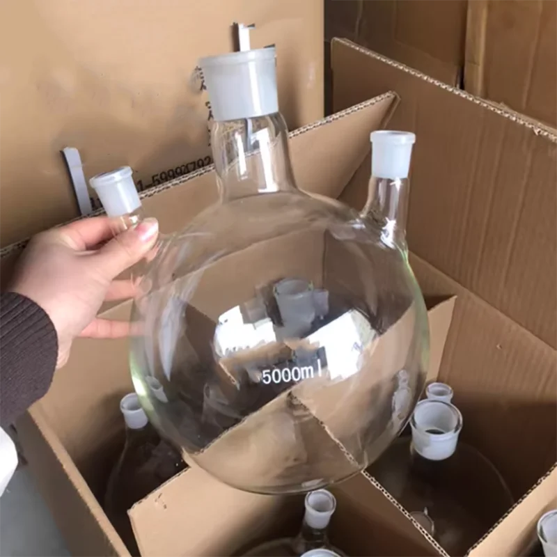 Glass flask three-neck round bottom flask 5000ml heated high borosilicate high temperature resistant flask 5L liter laboratory