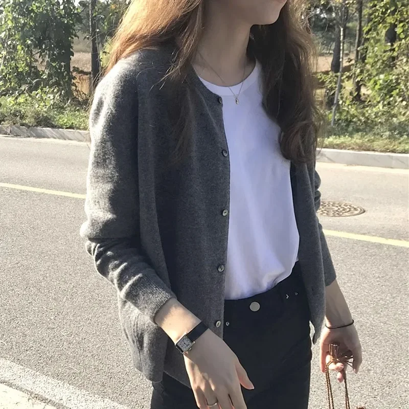 Korean Series High-Grade Gray Soft Glutinous Sweater Outerwear Women Autumn  Loose Slimming Outdoor Short Cardigan Top 2024