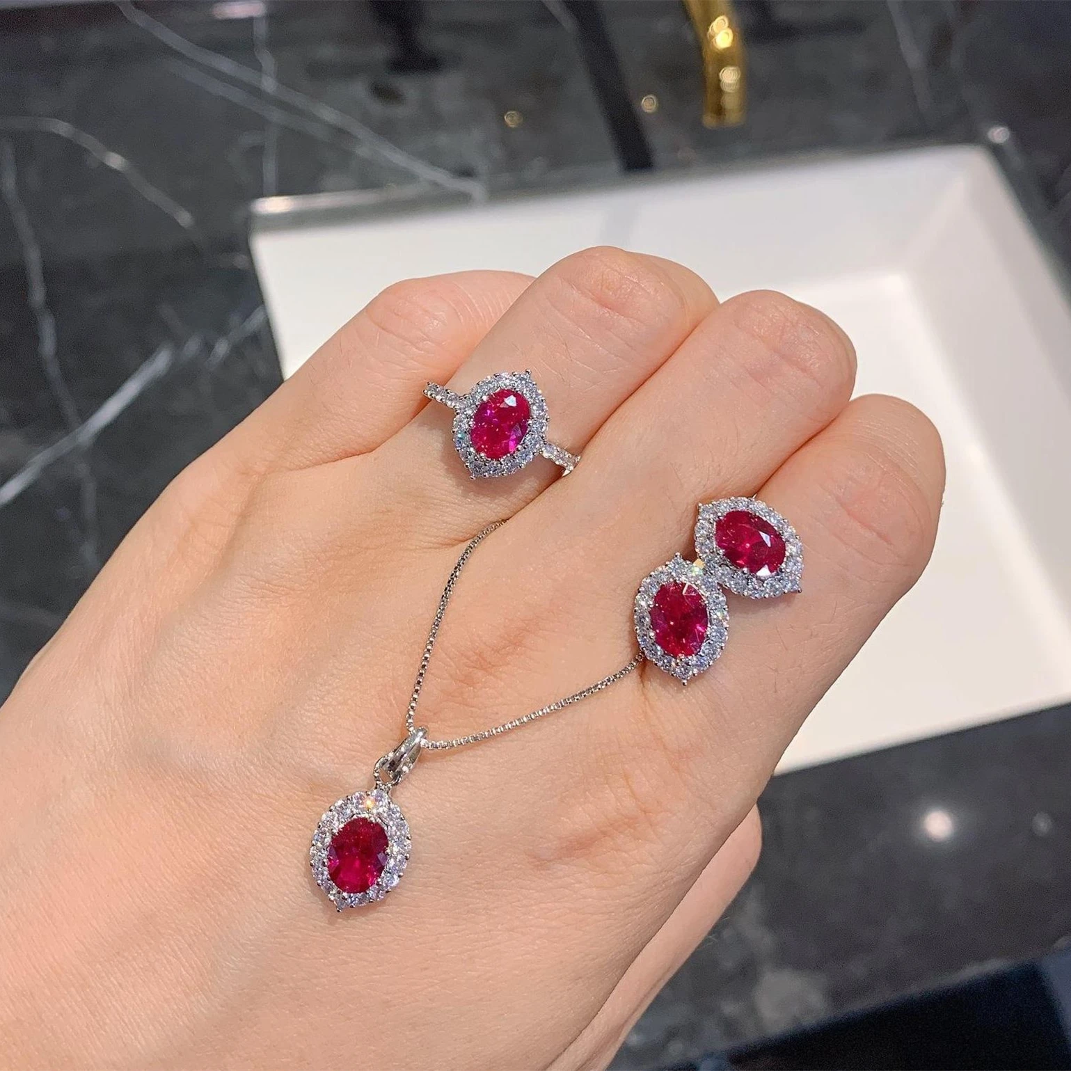 

925 Sterling Silver Red Moissanite Ring Necklace Earring Set Retro Fashion Luxury Oval Wedding Birthday Present Women Jewelry