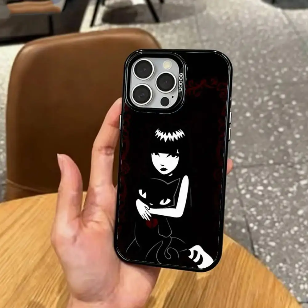 حافظة هاتف Comics E-Emily The Strange لهاتف iPhone17,16,15,14,13,12,11 Plus، Pro Max غطاء داخلي مطلي بالفضة الملونة