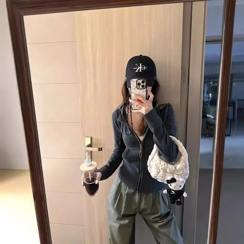 

New Autumn and Winter Retro Hooded Sweater Cardigan Women's Plaid Slim Knitted Jacket Short Knitted Top