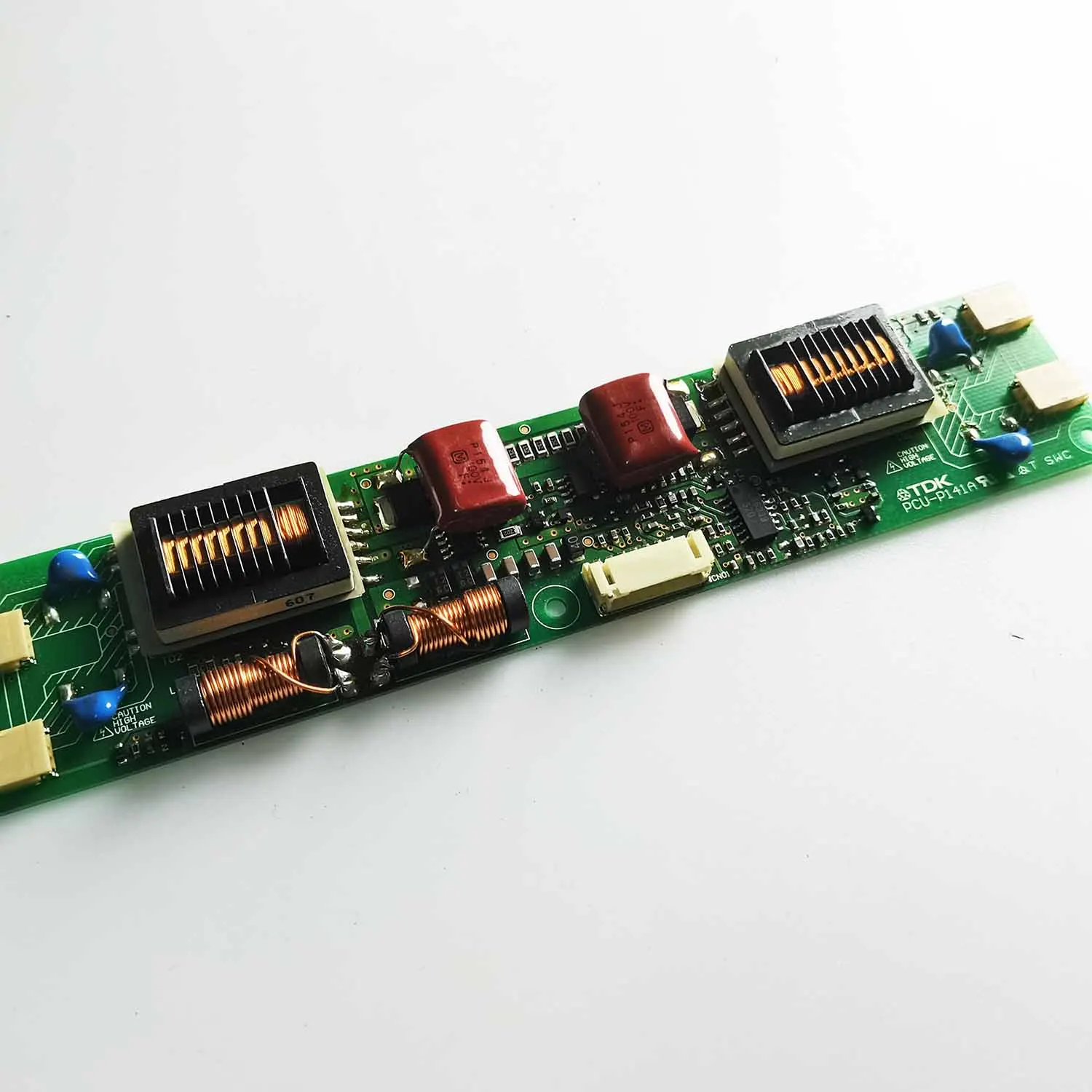 Inversor SWC TDK PCU-P141A, barra de alto voltaje