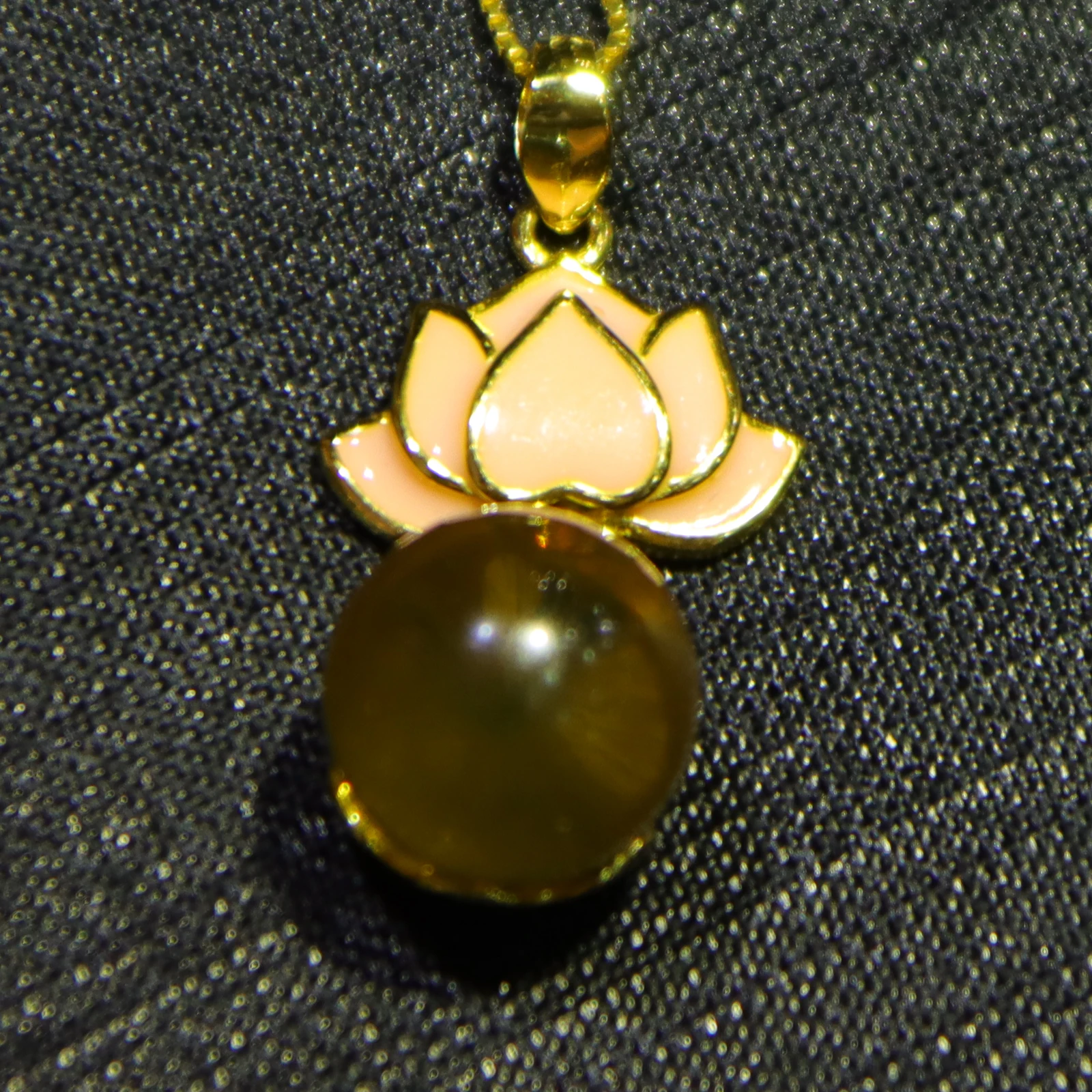 

Natural Mexican Blue Amber Lotus Flower Pendant 925 Sterling Silver 10mm Round Bead