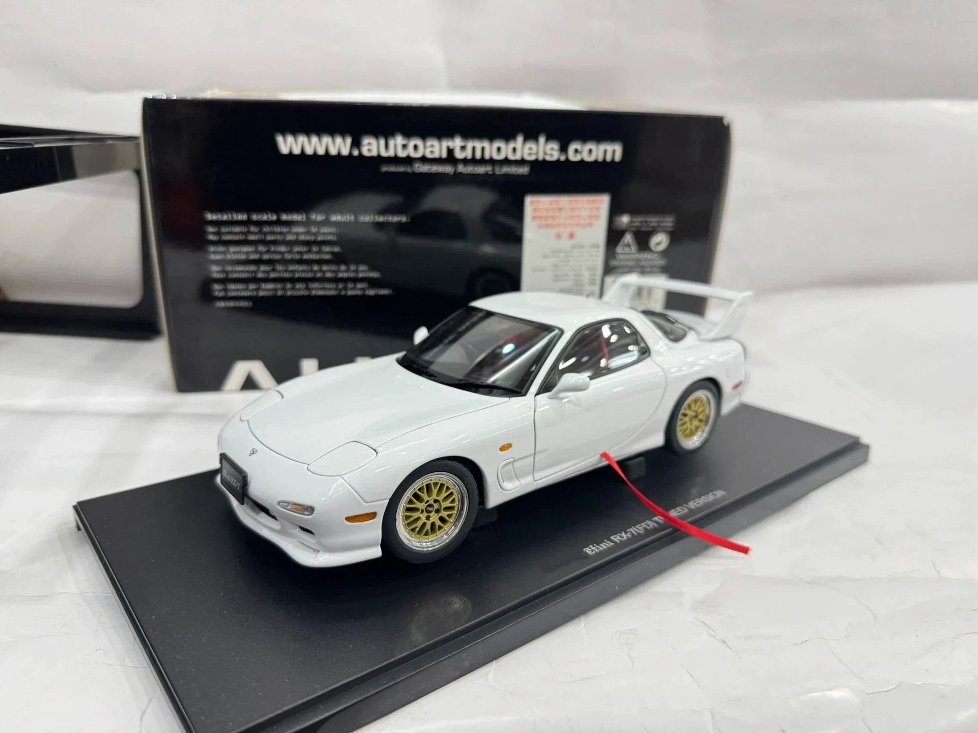 

Autoart 1:18 RX7 Tuned Version White JDM Simulation Limited Edition All Open Alloy Metal Static Car Model Toy Gift