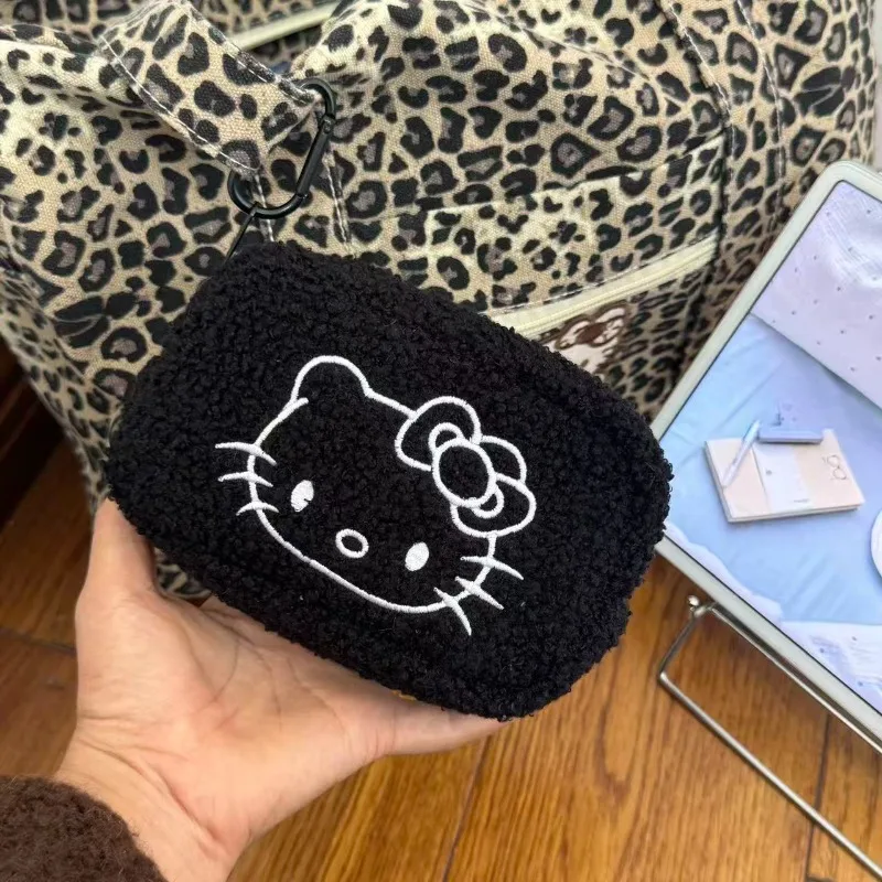

Маленькая плюшевая косметичка, портативная сумка-клатч для макияжа, вышитая косметичка, новая женская сумочка для помады, мультяшный кошелек для монет