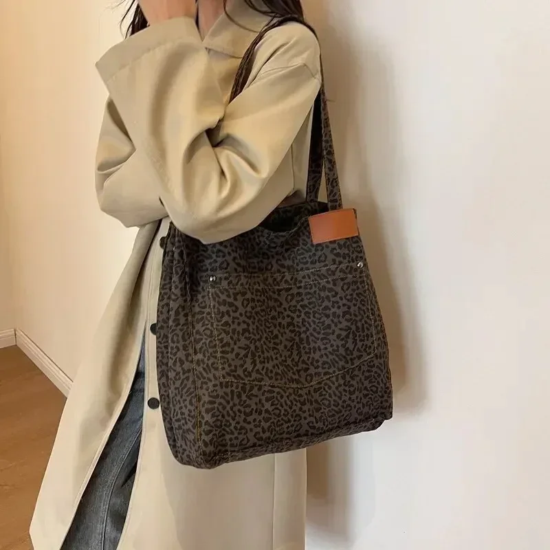 Bolsa tote com estampa de leopardo, bolsa de ombro de lona vintage, bolsa fashion de grande capacidade para compras de trabalho escolar