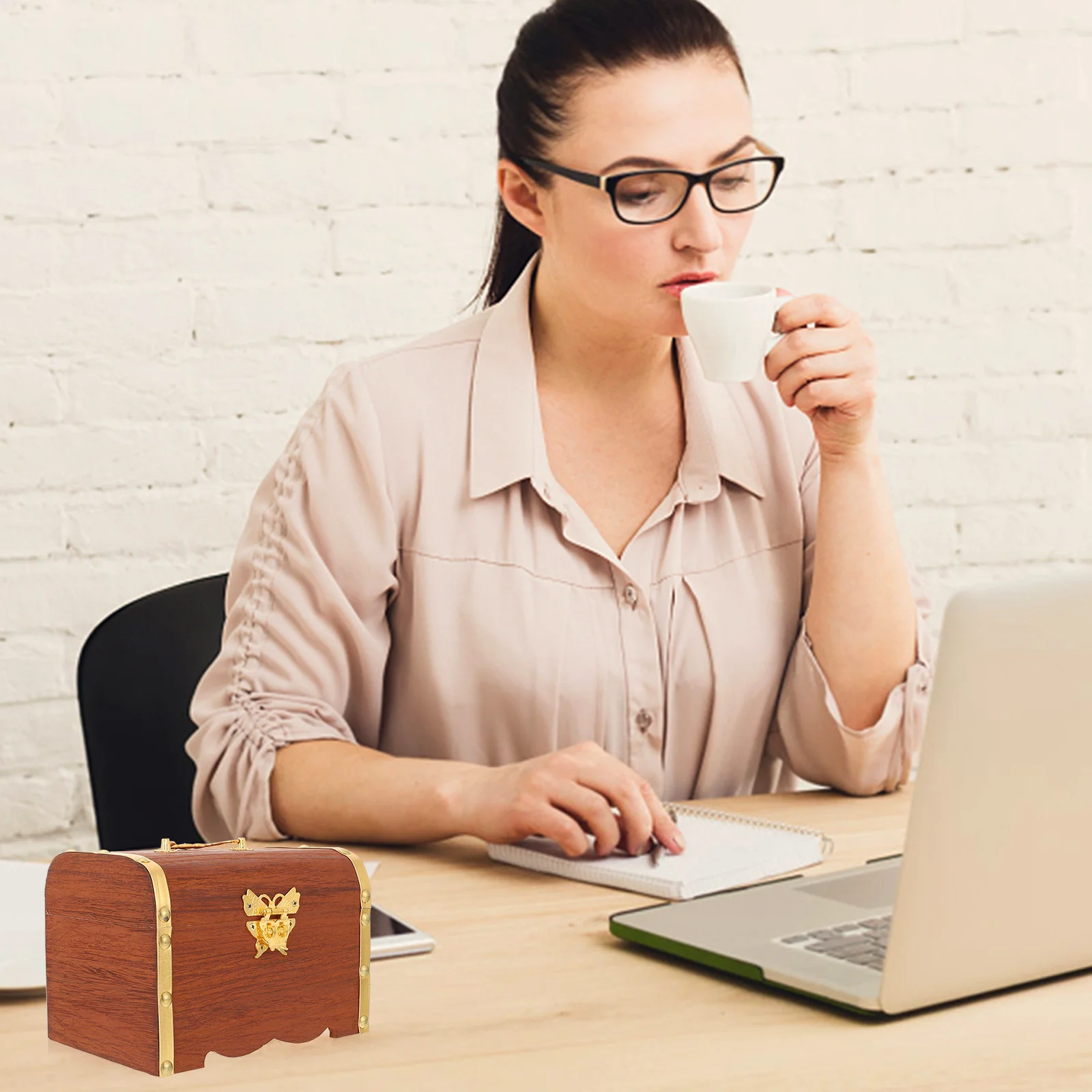 

1Pcs Wood Money Bank Durable Safe Compact Size Environmental Protection Easy Use Gift Box Wood Coin Box Wooden Coin Case