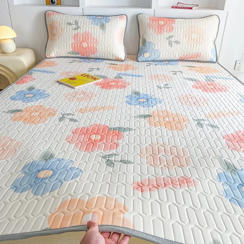 

Comfortable Natural Latex Thicken Cooling Mat for Summer Cool Feeling Matress Soft Breathable Ice Silk Summer Mat for Bed Sheet