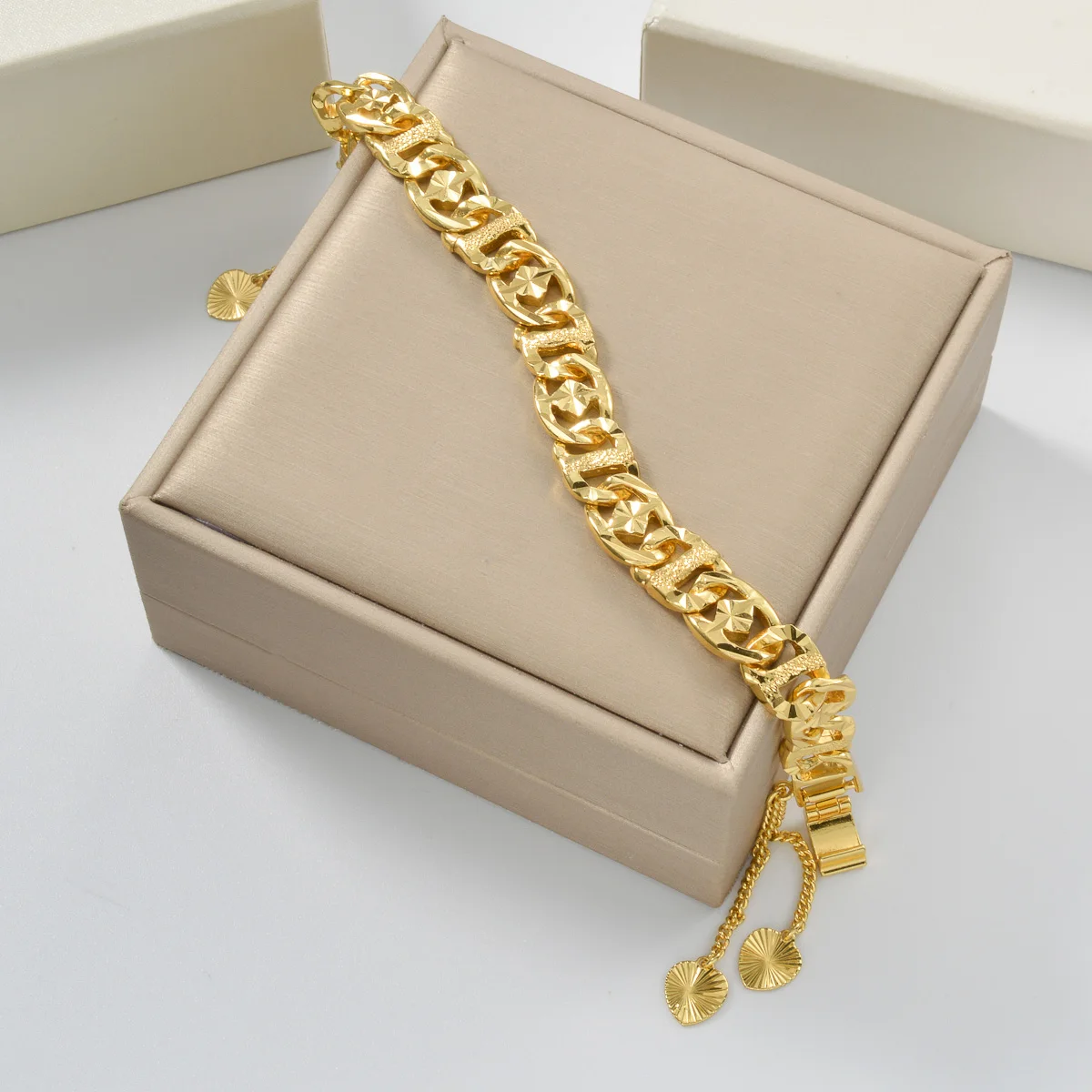 Women Link Bracelet 18K Gold Plated Cuff Chain Bracelet Non Adjustable Statement Wrist Jewelry Accessory For Party Birthday Gift