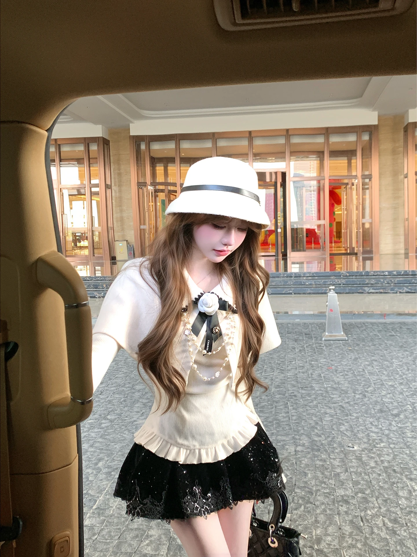 

Rui Faion Set with Cowl Ne Top And ort Sve Princ Sle Winter Collection for Women Knot Detail