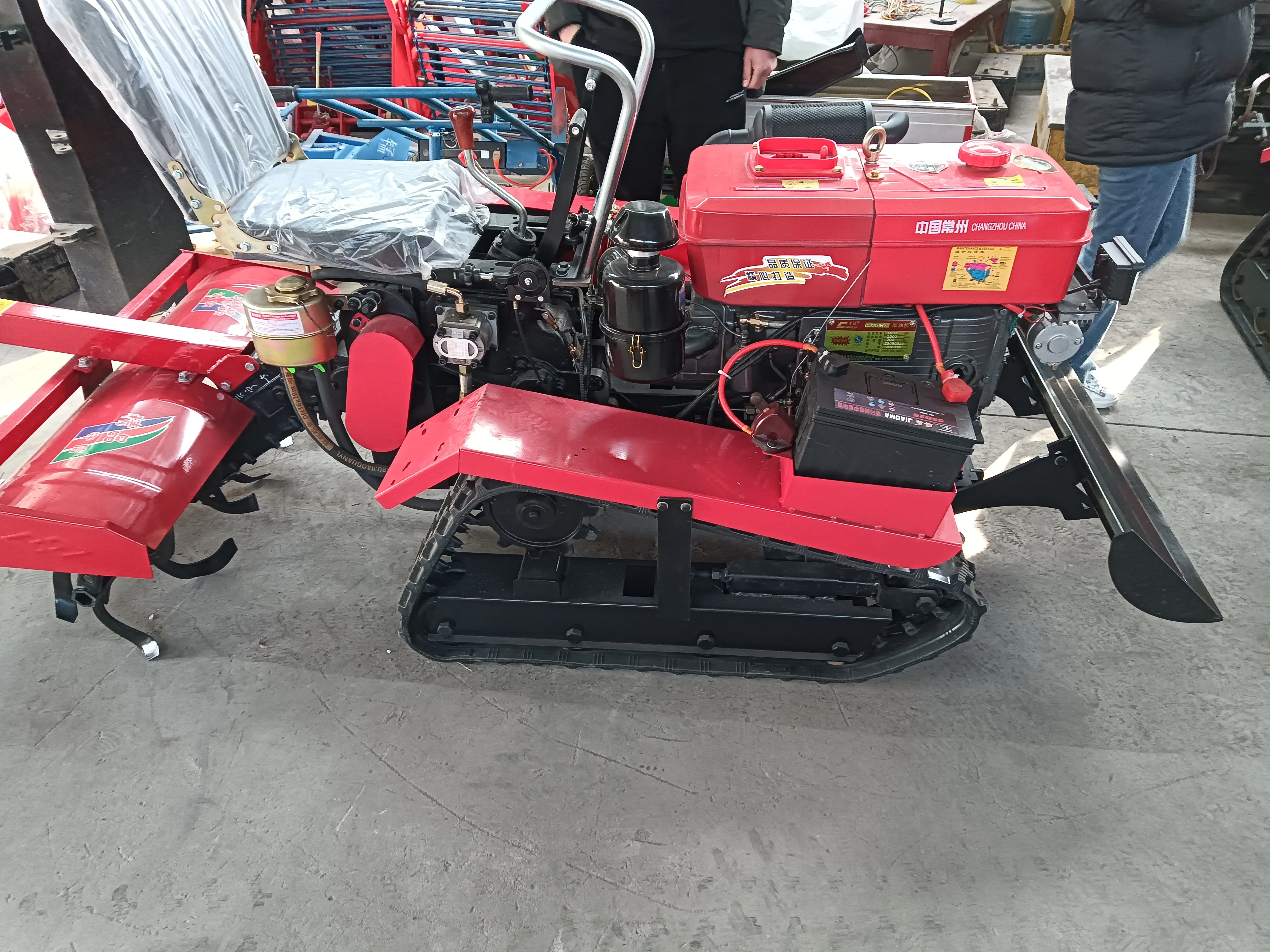 محرك ديزل جرار زاحف، مناسب للزراعة وحقول الأرز والأرض الجافة وعمر الخدمة الطويل بسعر الجملة