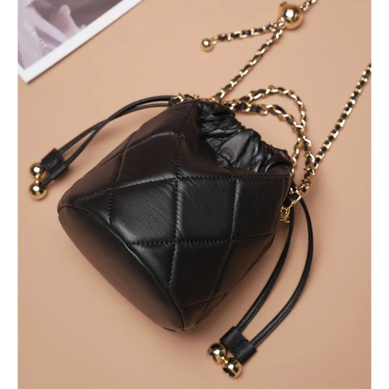 luxury brand new Classic diamond checkered messenger Bucket Bag 2024 Premium Handheld Small Chain Genuine Leather Women's Bag