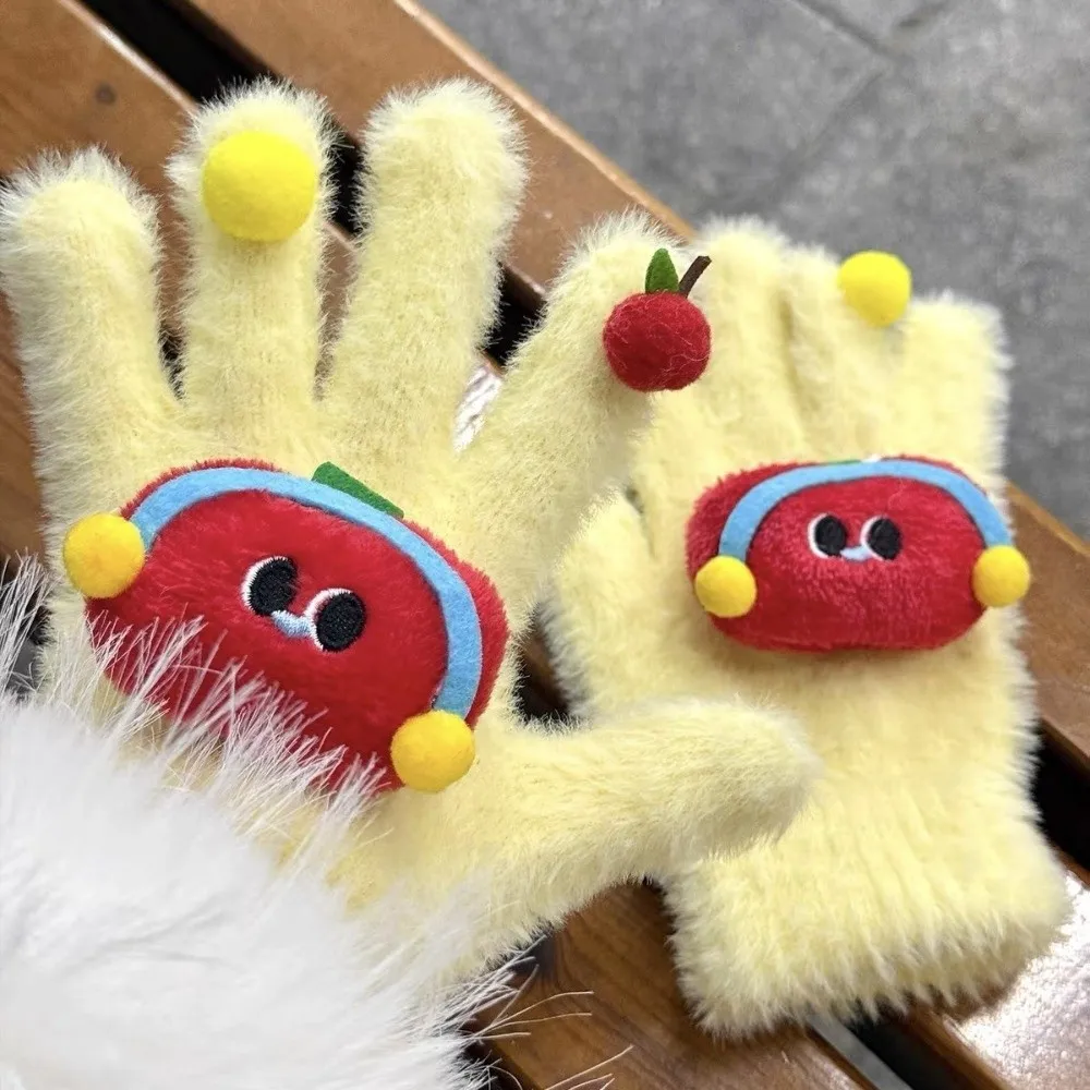 Cute Polyester Full Finger Gloves One Size Fits Most Cold Protection Apple Shape Gloves Winter Cycling Gloves For Cycling