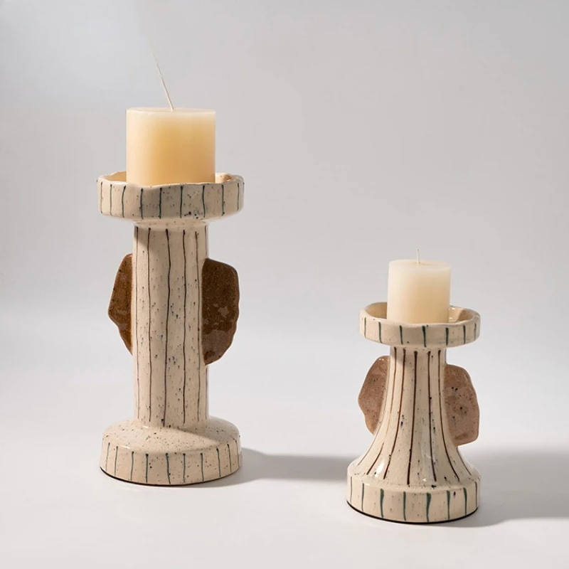 

Modern minimalist family banquet restaurant decorated with yellow resin binaural candlesticks