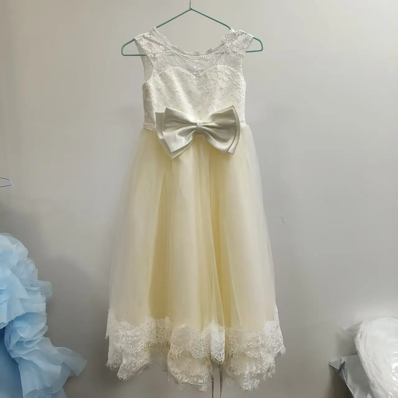 Customized Flower Girl Dresses Ivory Tulle Lace Floral Appliques With Bow For Wedding Birthday Party Banquet Holy Communion Gown