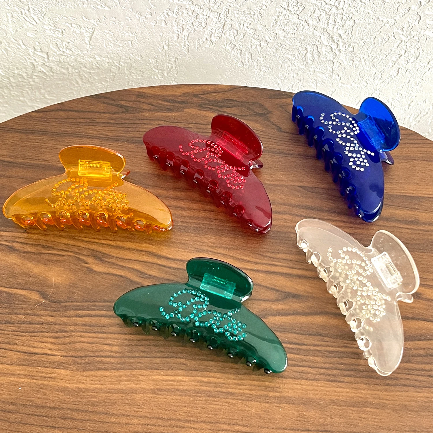 

Elegant Acetate Crystal Letter Big Hair Claw Clip For Women Temperament Ponytail Shark Barrette Hairpins Hair Thick Accessories