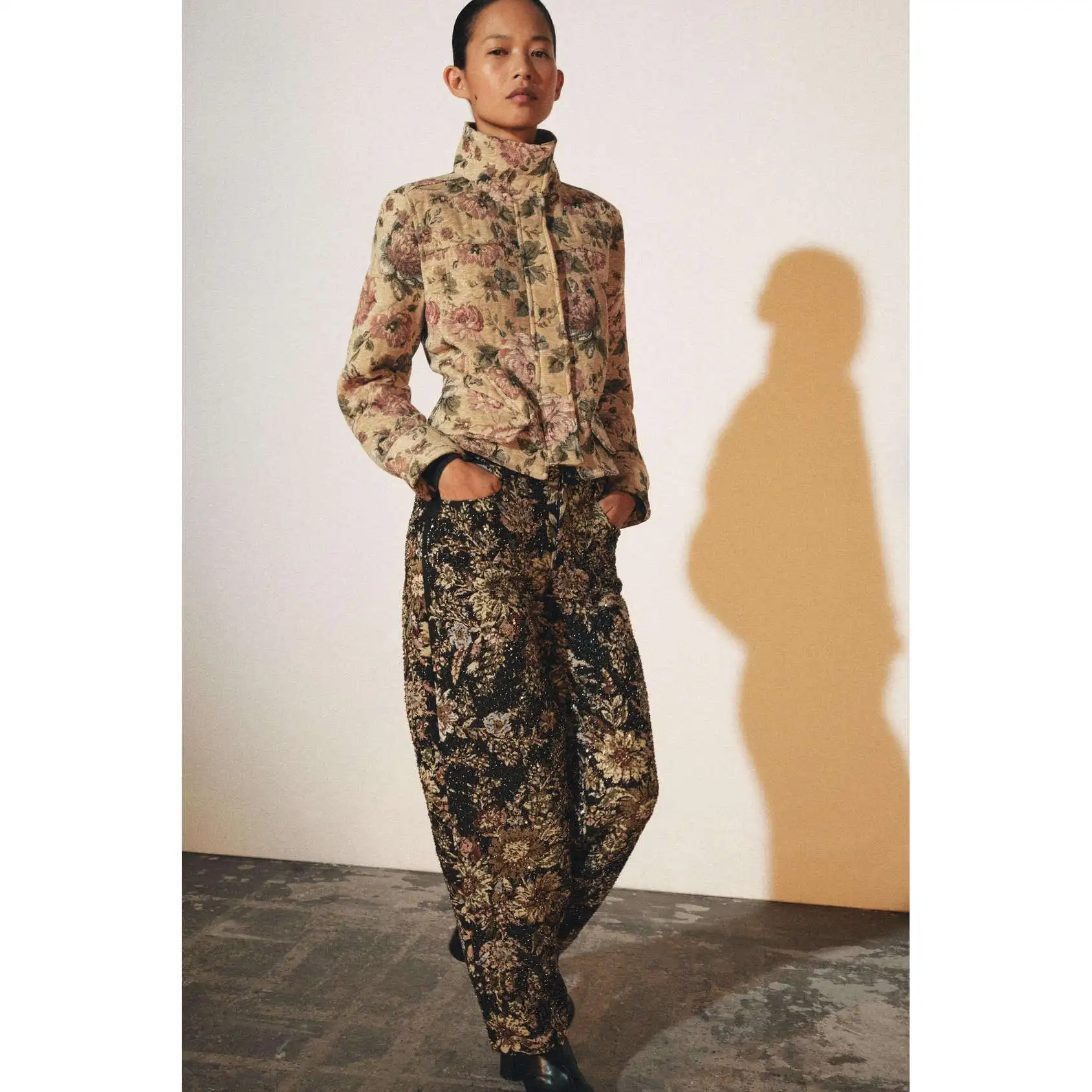 Early Autumn New Fashionable Floral Jacket Women's Short Outerwear Versatile Polyester Fiber Long Sleeve Button Closure
