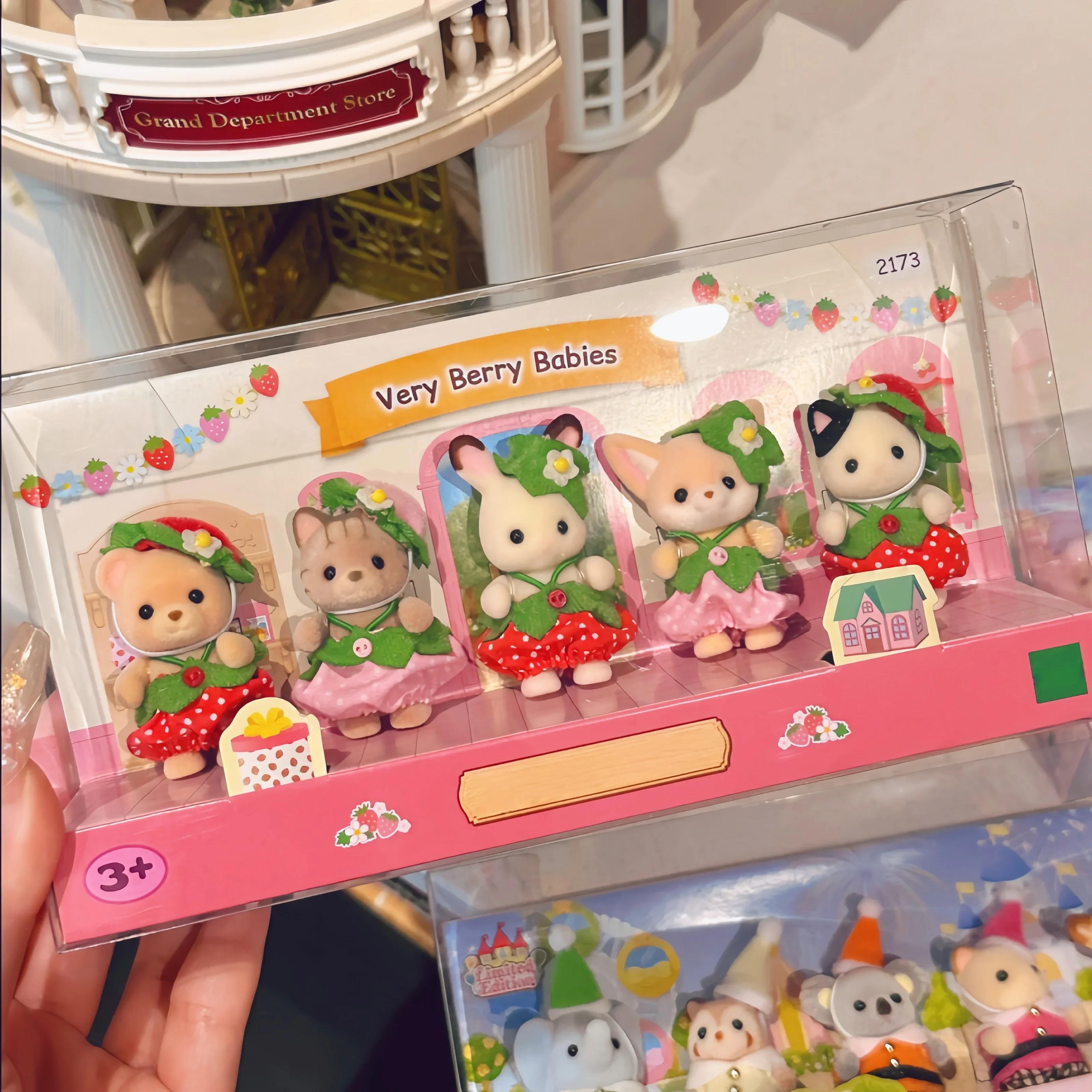 New Hot Sylvanian Families Five Person Very Berry Babies Set Anime Character Room Decoration Doll Children'S Toy Birthday Gifts