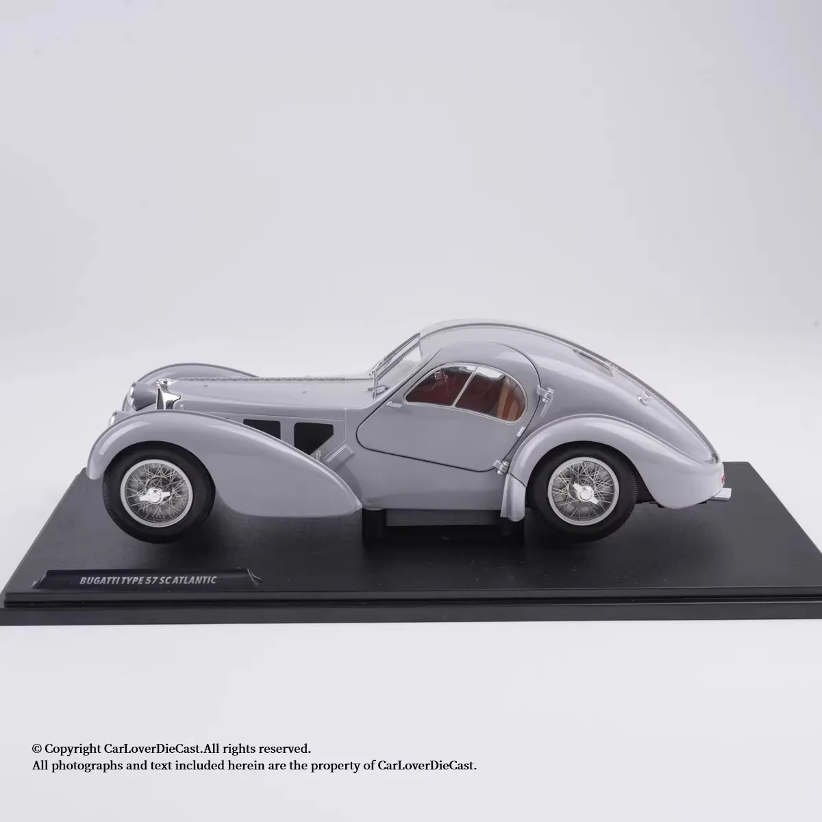 Solido 1/18 Bugatti Atlantic Type 57 SC 1937 Diecast Car Model with Two Openable Doors Limited Version Cars Boy Birthday Gift