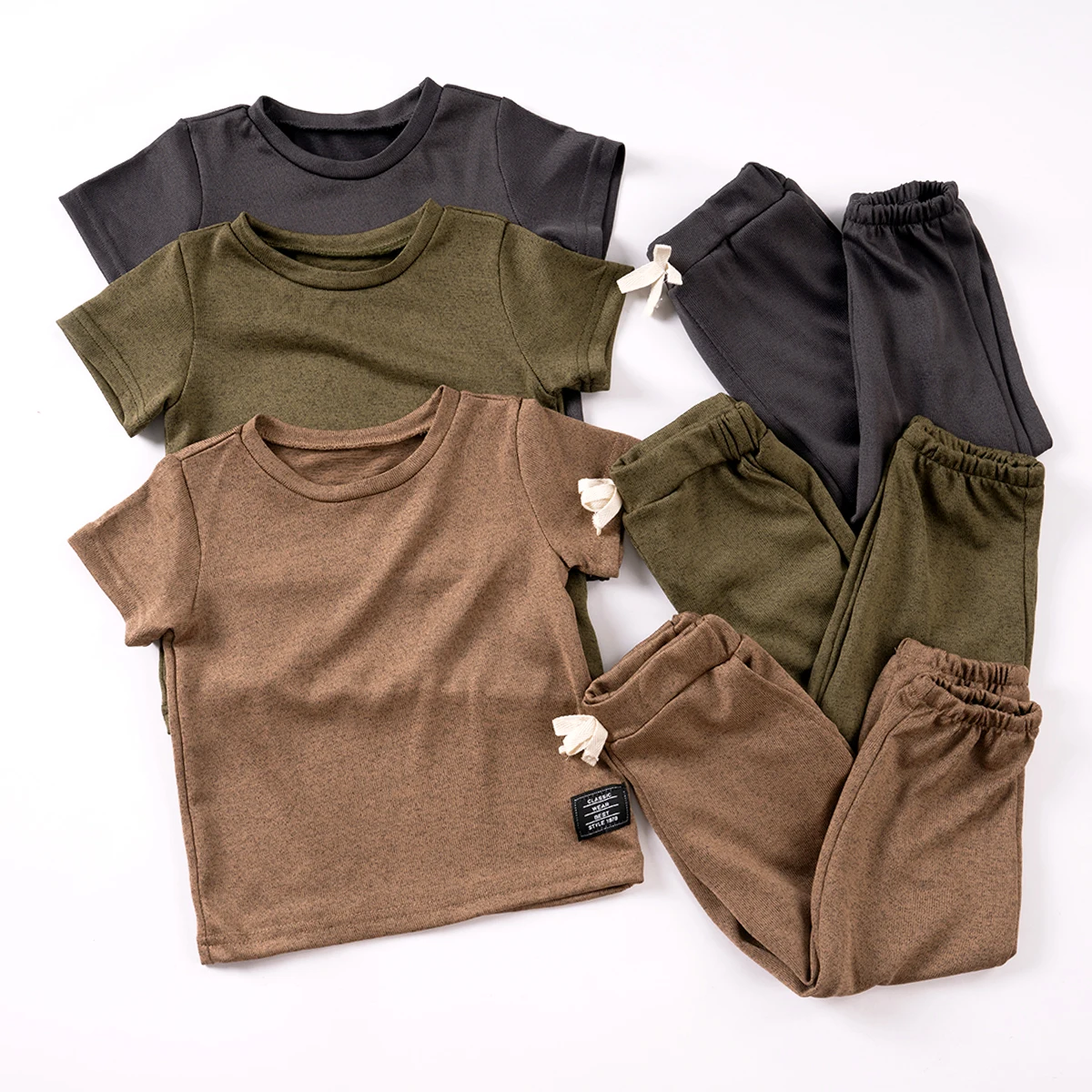 Summer Baby Set, Solid Color Short Sleeved+Elastic Waist Pants 2-piece Set, Ideal for Boys Going Camping and Playing