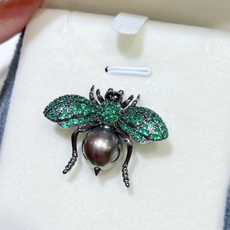 

SGARIT Tahitian Black Pearl Single Coil Bee Pins for Women Men Unisex Clothing Insect Series Classic Brooches Corsage Lapel Pin