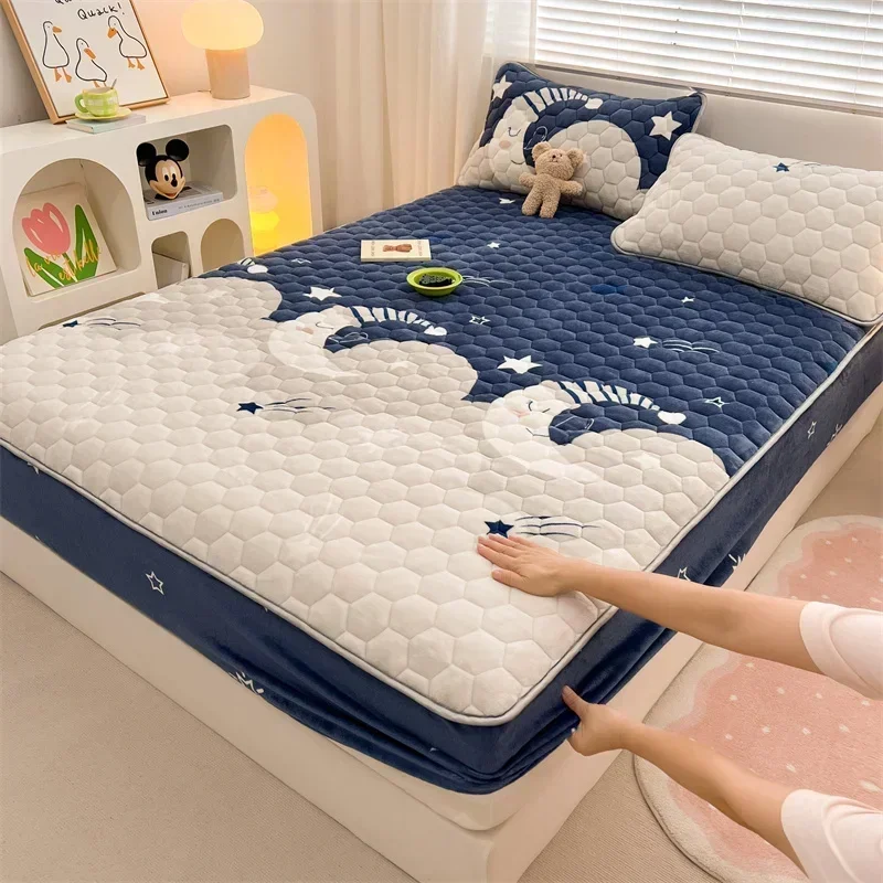 Milk Velvet Quilted Bed Sheet  Winter Thicken Warm Plush Bedspread with Elastic Band Fitted Sheet Soft Mattress Cover Protector