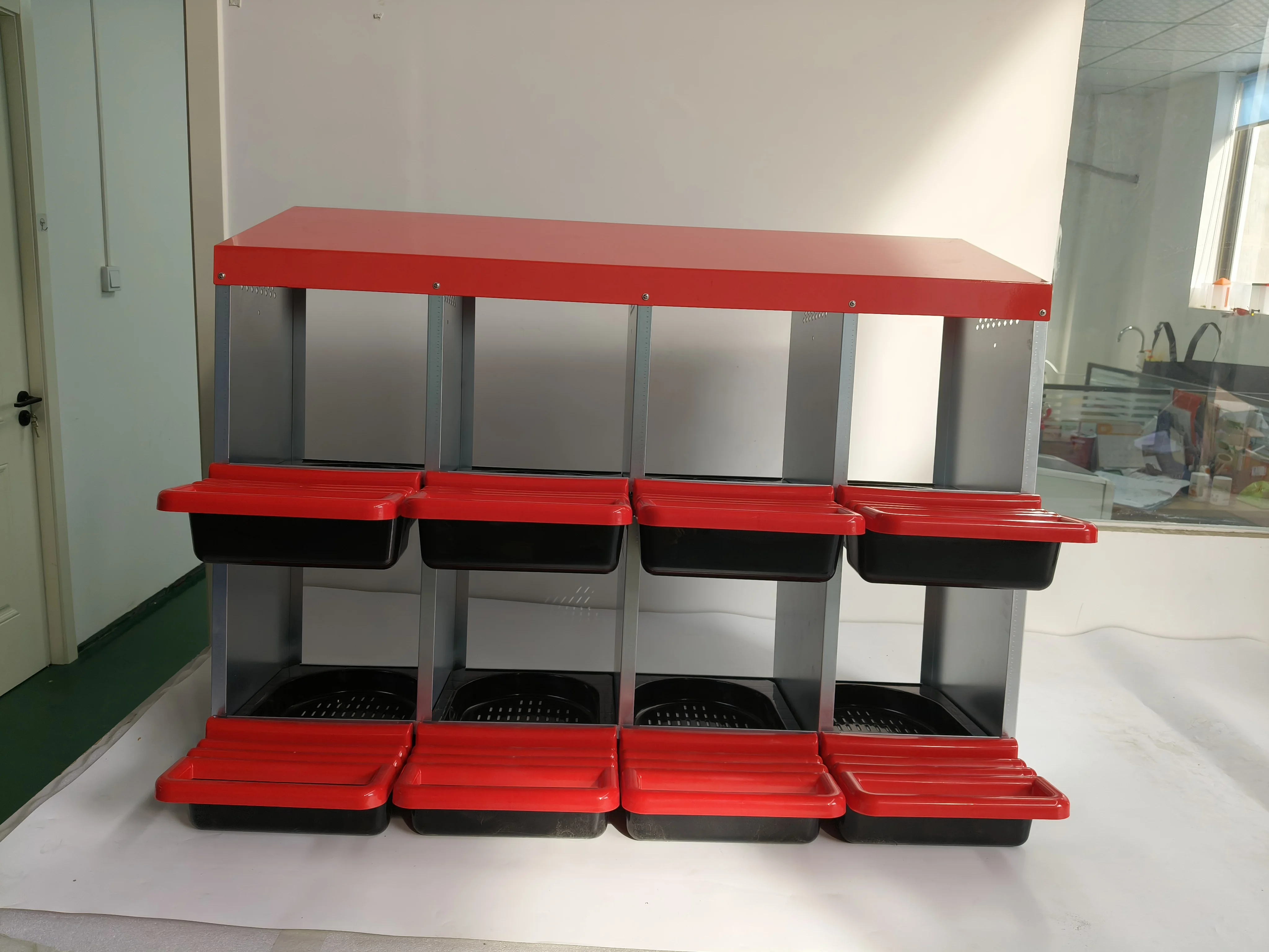 

8 Holes Red and Green Color Metal Chicken Laying Nesting Box With Roll Out Egg Collection