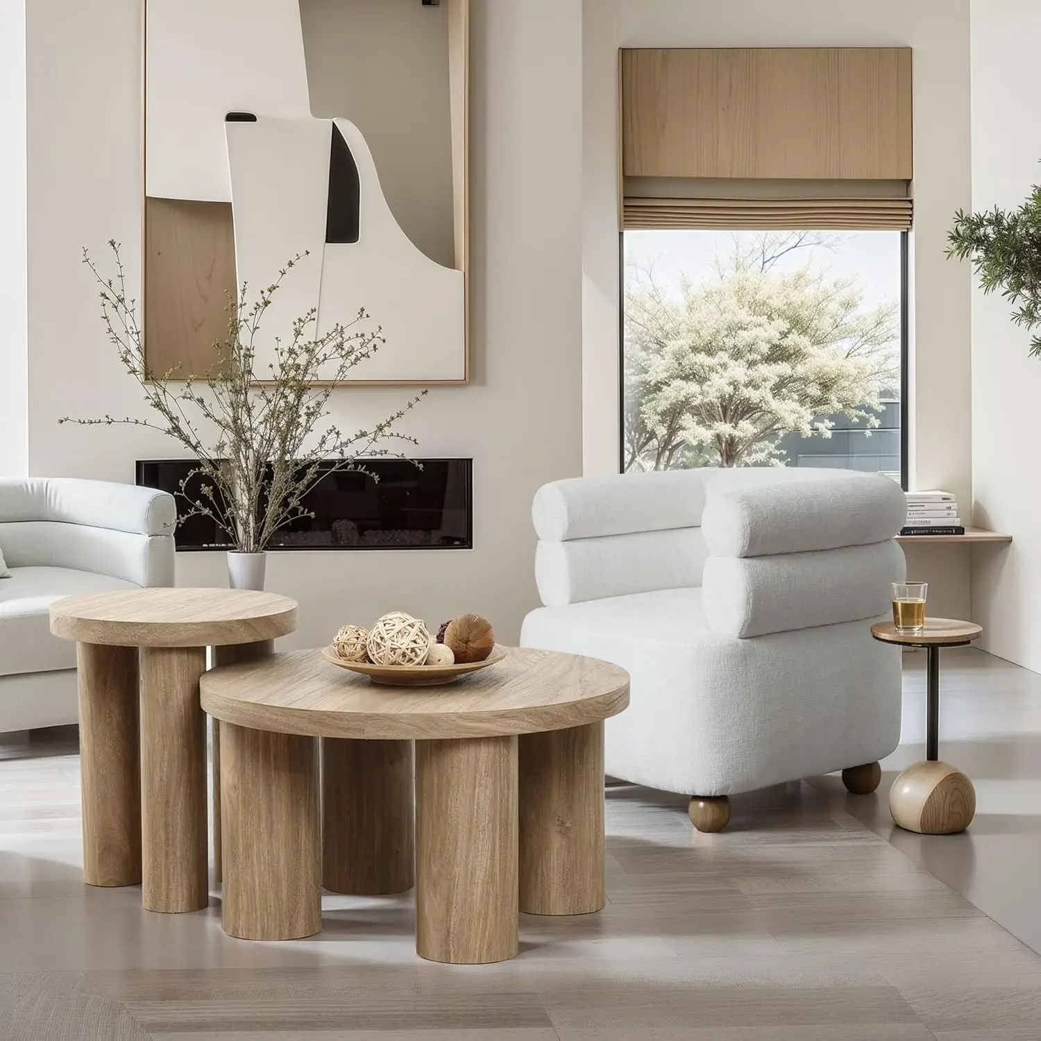 طاولة قهوة مستديرة من LuxenHome مع 4 أرجل عمود، طاولة مركزية واسعة 27.5 بوصة، كوكتيل خشبي منخفض بلمسة نهائية من خشب المزرعة الحديثة