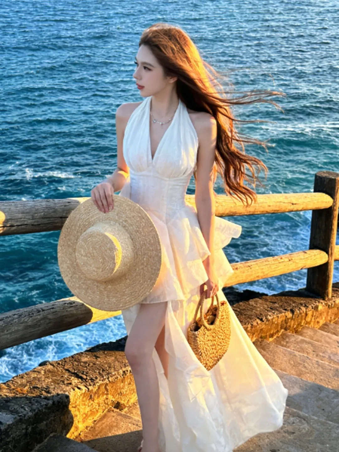 

Beachy V-Neck Halter Fairy Skirt Design Unique And Beautiful Summer Dress Women's Fashionable Strapless High Waist Gown