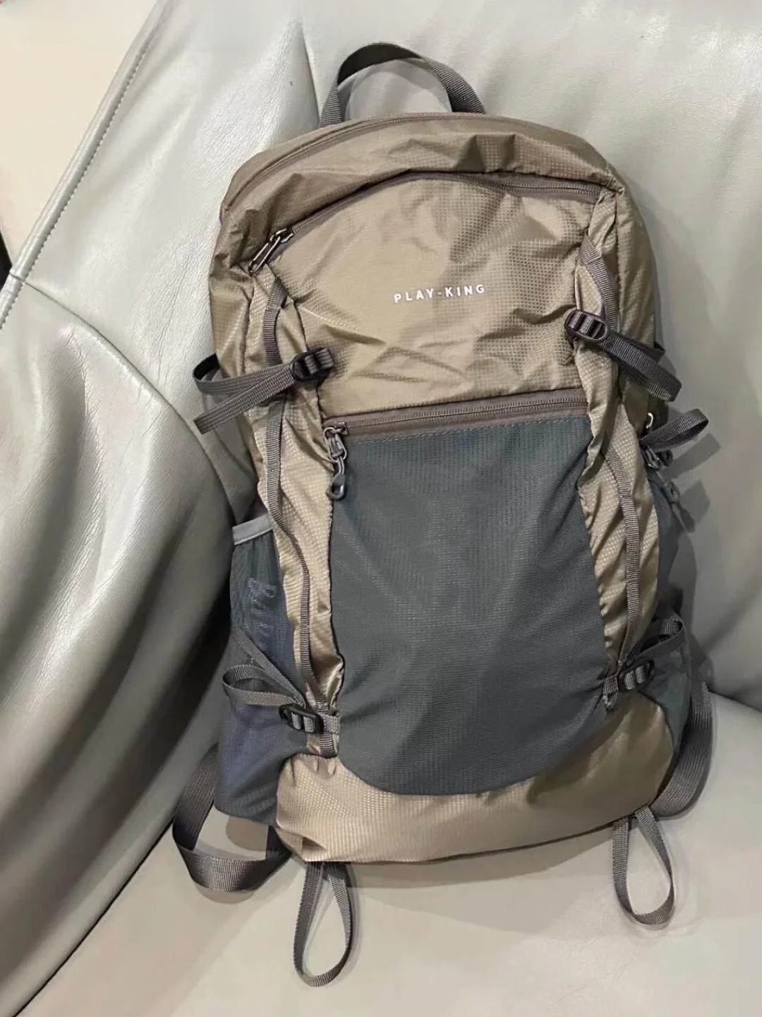mochila-de-hiking-grande-e-leve-a-prova-d'Agua-com-capacidade-ampla-e-suporte-para-garrafa-de-Agua
