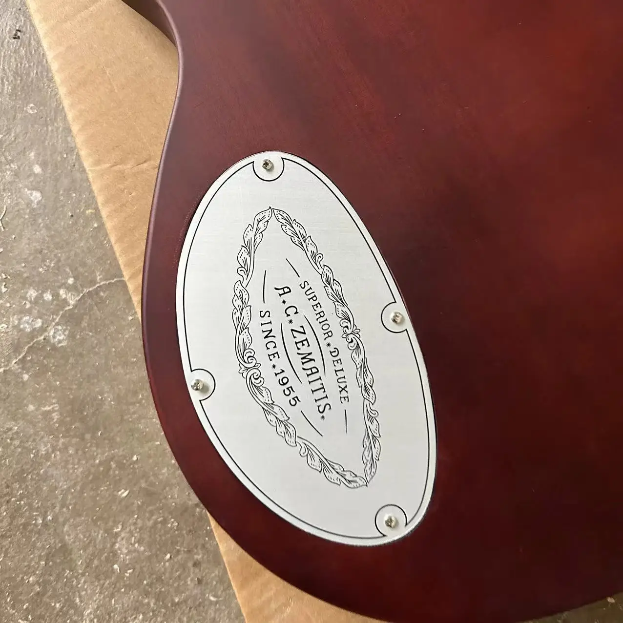 High Quality Retro-literary Plate Aluminum Engraving Custom Metal Front Series Natural Electric Guitar