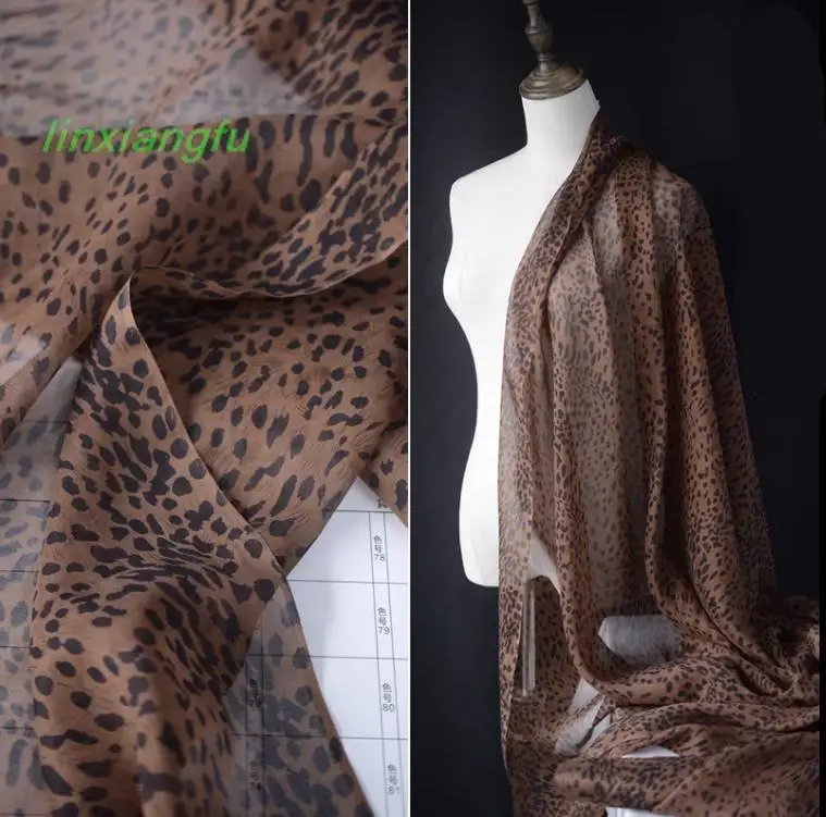 Silk chiffon fabric, classic leopard print pattern of mulberry silk yarn, silk dress shirt fabric.