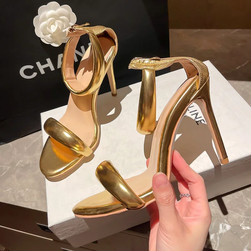 2023 Open Toe Round Head Gold High Heel Sandals 43 Sexy Pointed Silver Lacquer Leather Sandals Fashion Candy Color Women Shoes