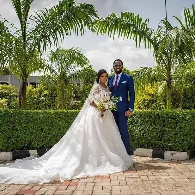 Abiti da sposa africani taglie forti personalizzati Maniche a 3/4 Applicazioni in pizzo Abito arabo sud Abiti da sposa lunghi personalizzati con strascico