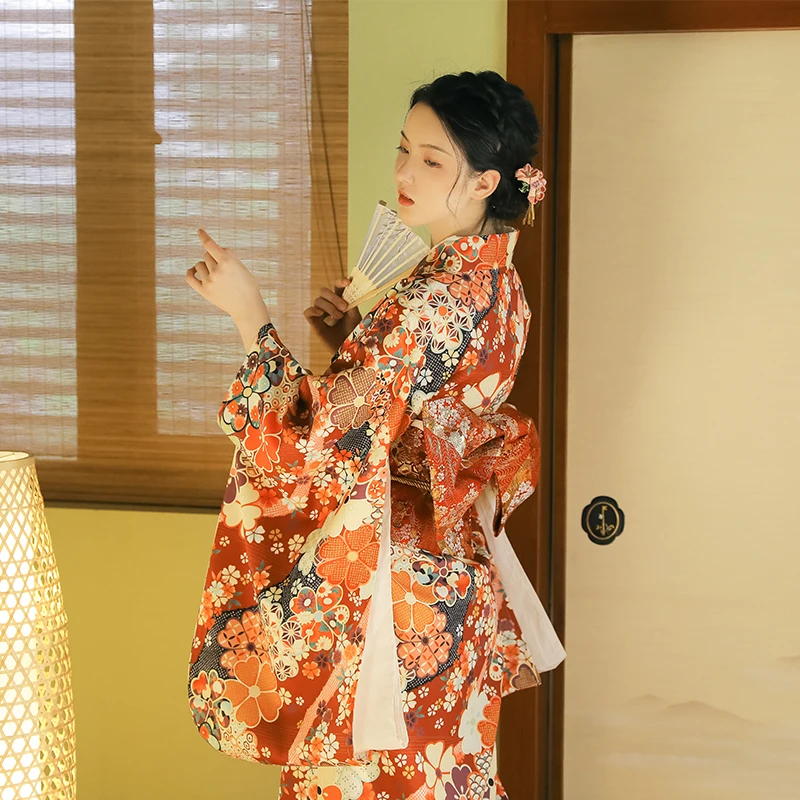 Sakura kimono lengan getar Jepang kimono wanita seragam restoran pemotretan foto potret kimono Jepang