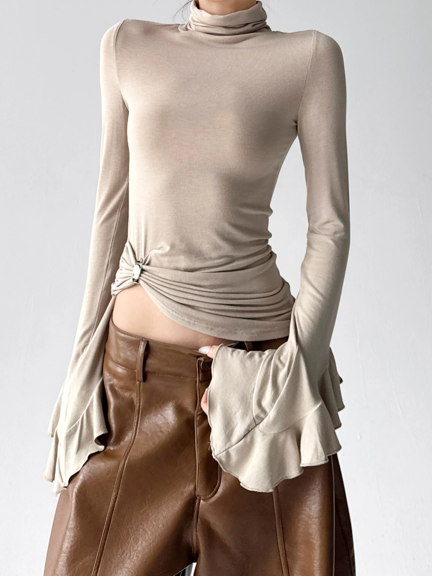 패셔너블한 한국 스타일 하이넥 롱 슬리브 베이스 레이어 여성 슬리밍 다용도 이너웨어 탑 트렌디 컬러 티셔츠