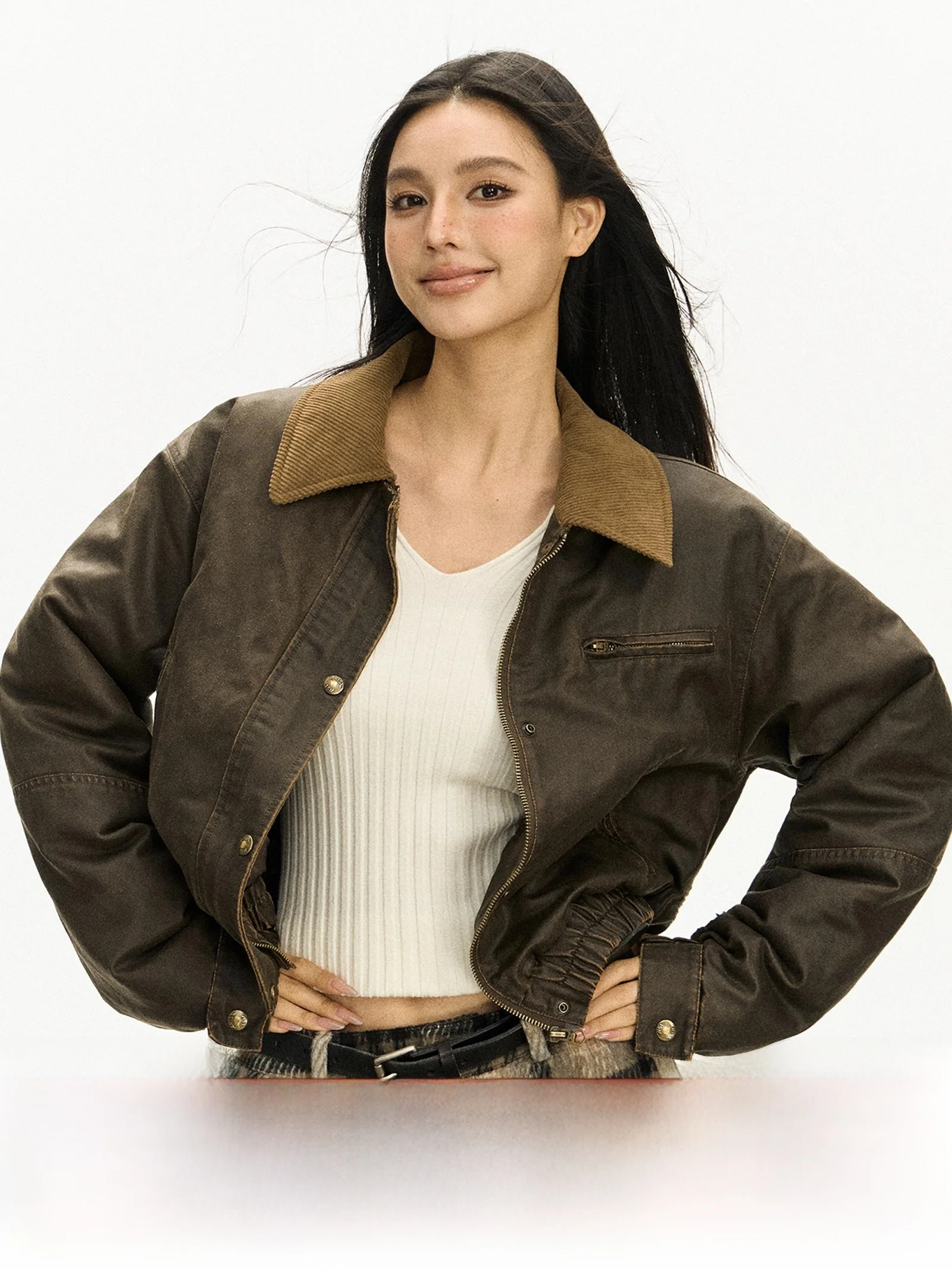 جاكيت جلدي نسائي بتصميم أمريكي عتيق من أريزيزم، موديل خريف 2025 الجديد، بأسلوب الشارع، قصة مستقيمة، مزيج من البوليستر والقطن