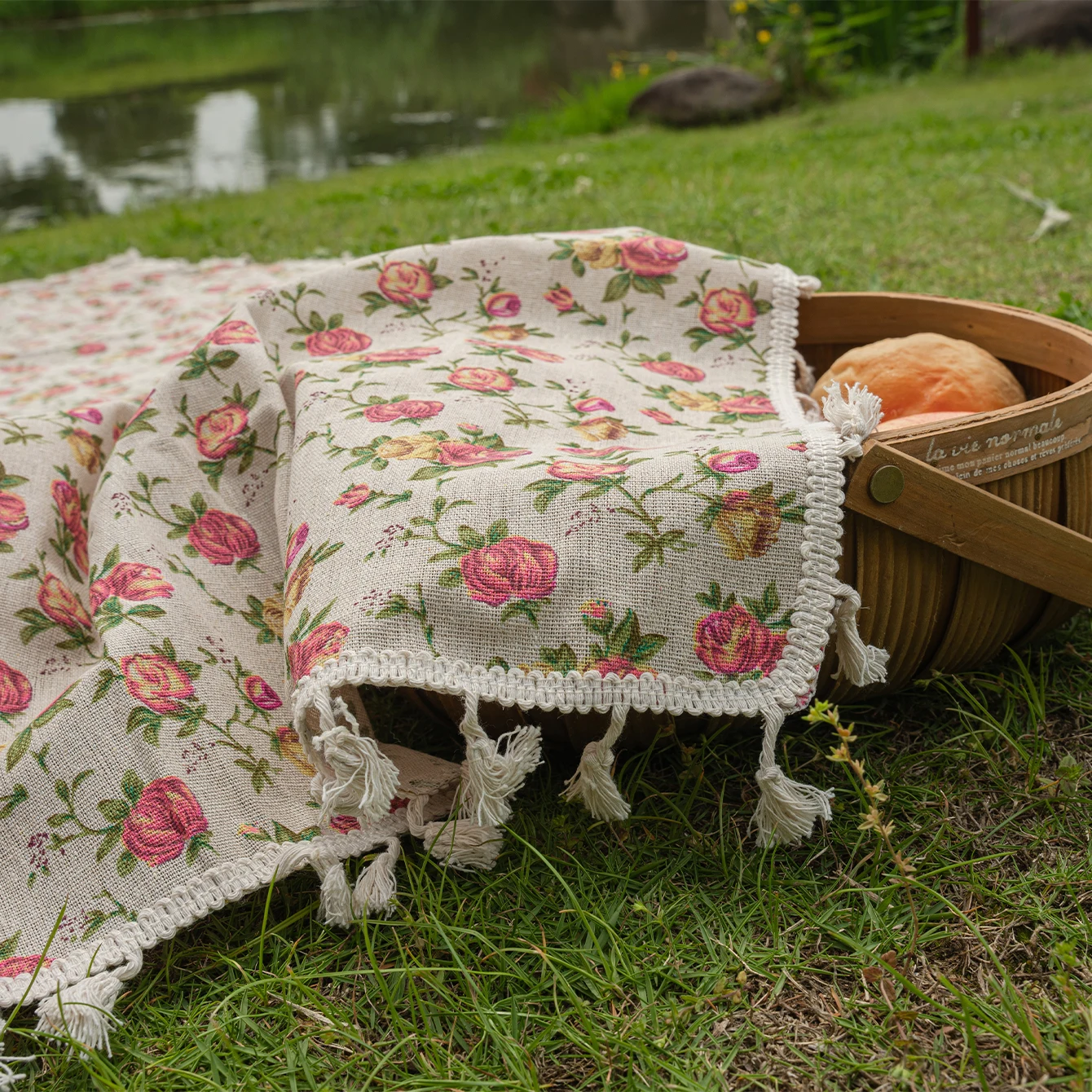 1pc/Bohemian rose countryside style foldable outdoor picnic mat suitable for beach travel, camping, and hiking