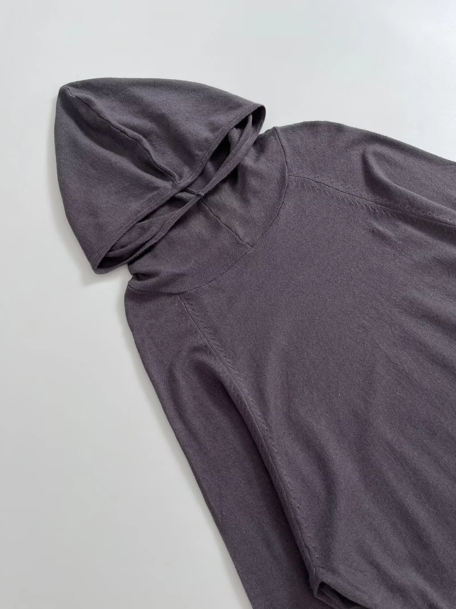 디에바에 2025 가을 신상 여성 의류 패션 기품 있는 심플 니트 후드 긴팔 미니 드레스