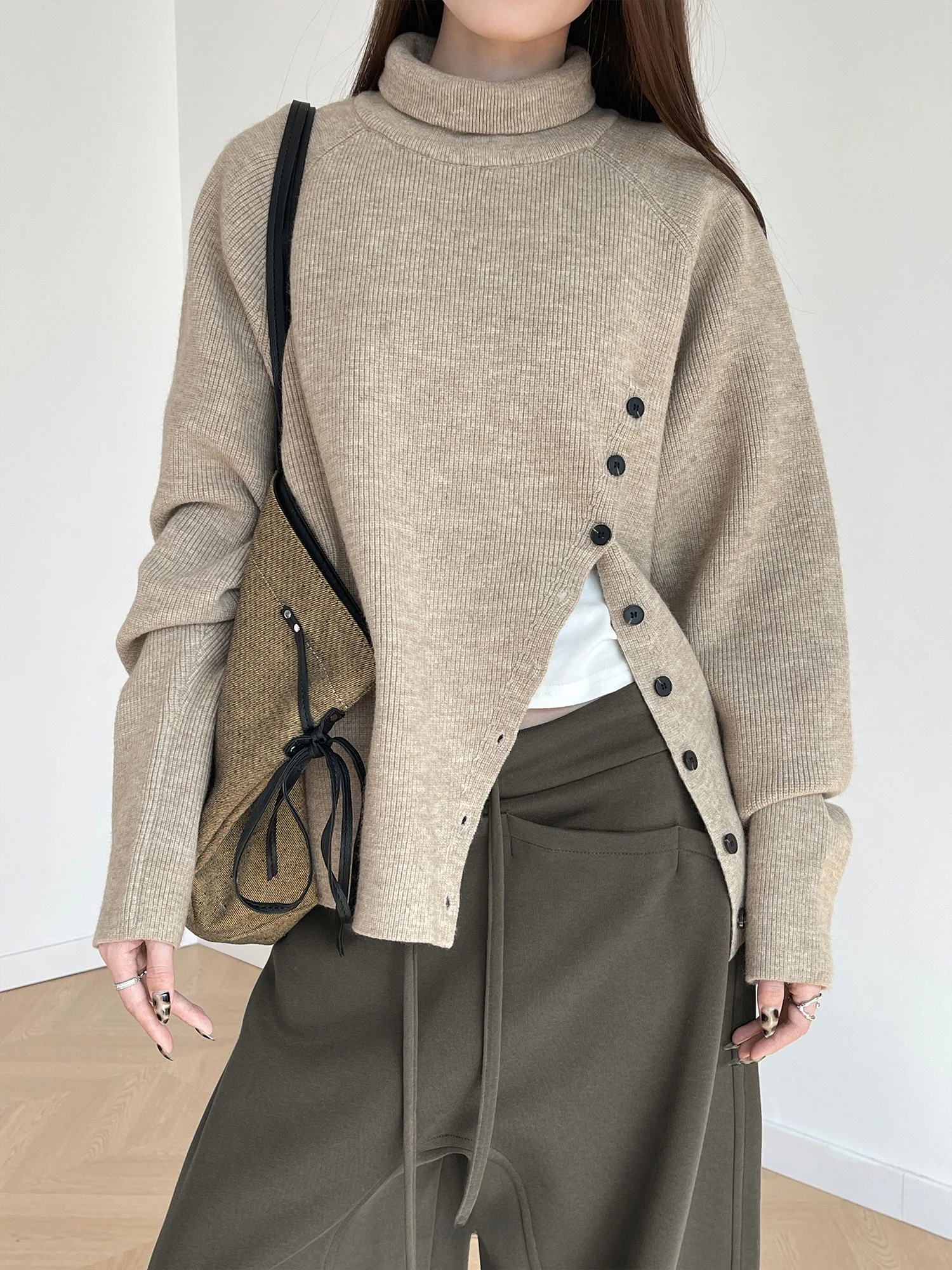 

Свитер Inbeowroom High Ne, асимметричный, вязаный, повседневный, свободный крой, с пуговицами, с разрезом, из мягкой смесовой акриловой ткани